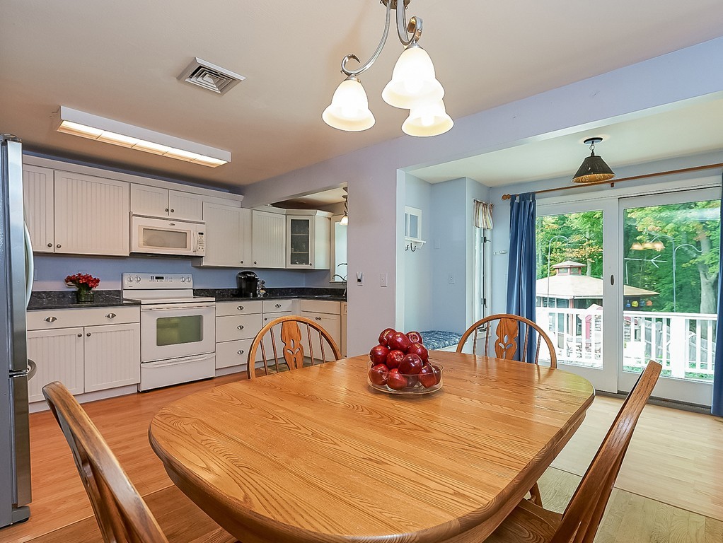 62 Southgate Road Franklin, MA 02038 - Photo 6 of 28 Gallery Image 6