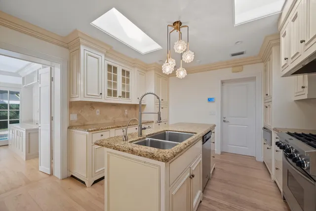 $30,000 | 240 El Dorado Lane, Palm Beach, FL 33480