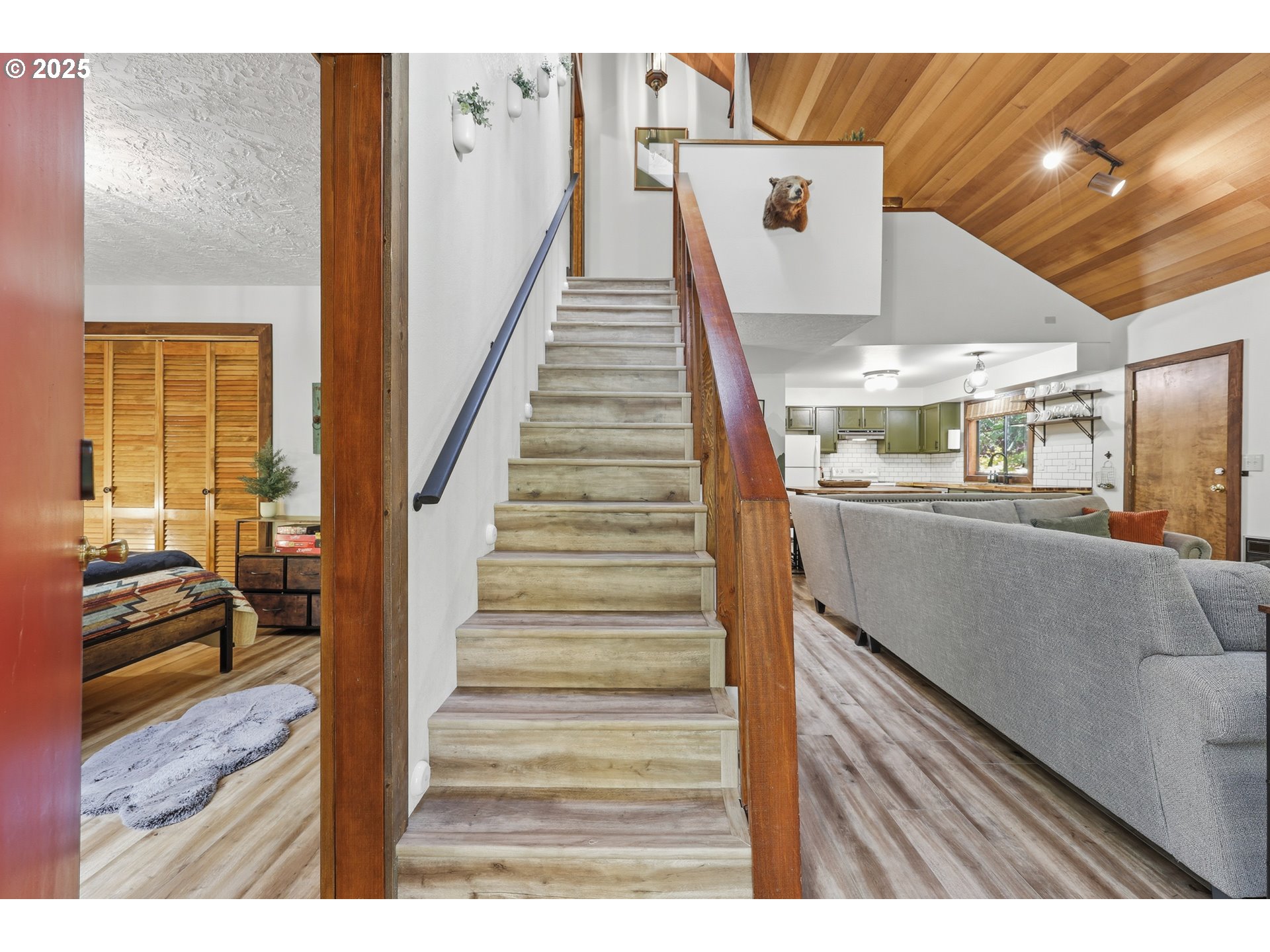 65582 East Timberline Drive Rhododendron, OR 97049 - Photo 5 of 47 a view of a living room and entryway