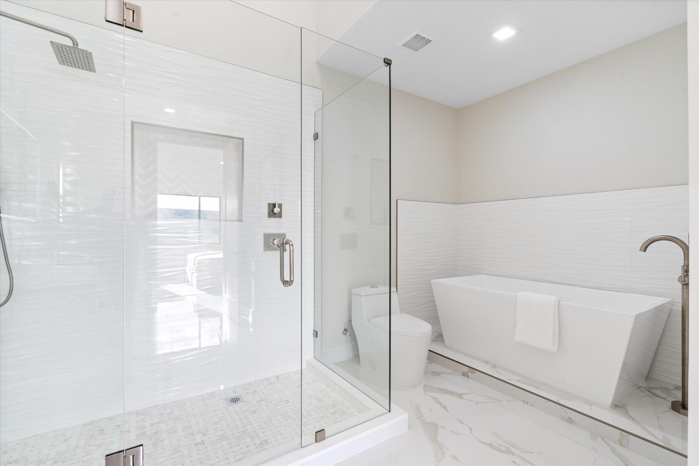 17548 Ashbourne Lane, Unit C Boca Raton, FL 33496 - Photo 24 of 40 Primary Bathroom