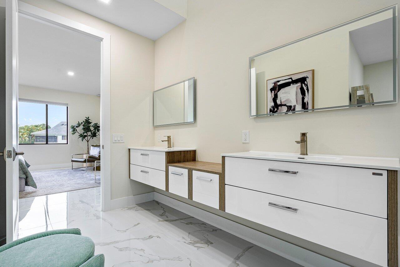 17548 Ashbourne Lane, Unit C Boca Raton, FL 33496 - Photo 25 of 40 Primary Bathroom