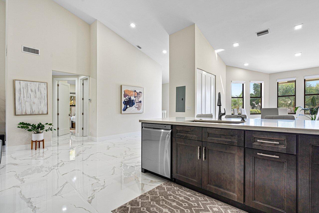 17548 Ashbourne Lane, Unit C Boca Raton, FL 33496 - Photo 5 of 40 011-17548AshbourneLane-UnitC-BocaRaton-F