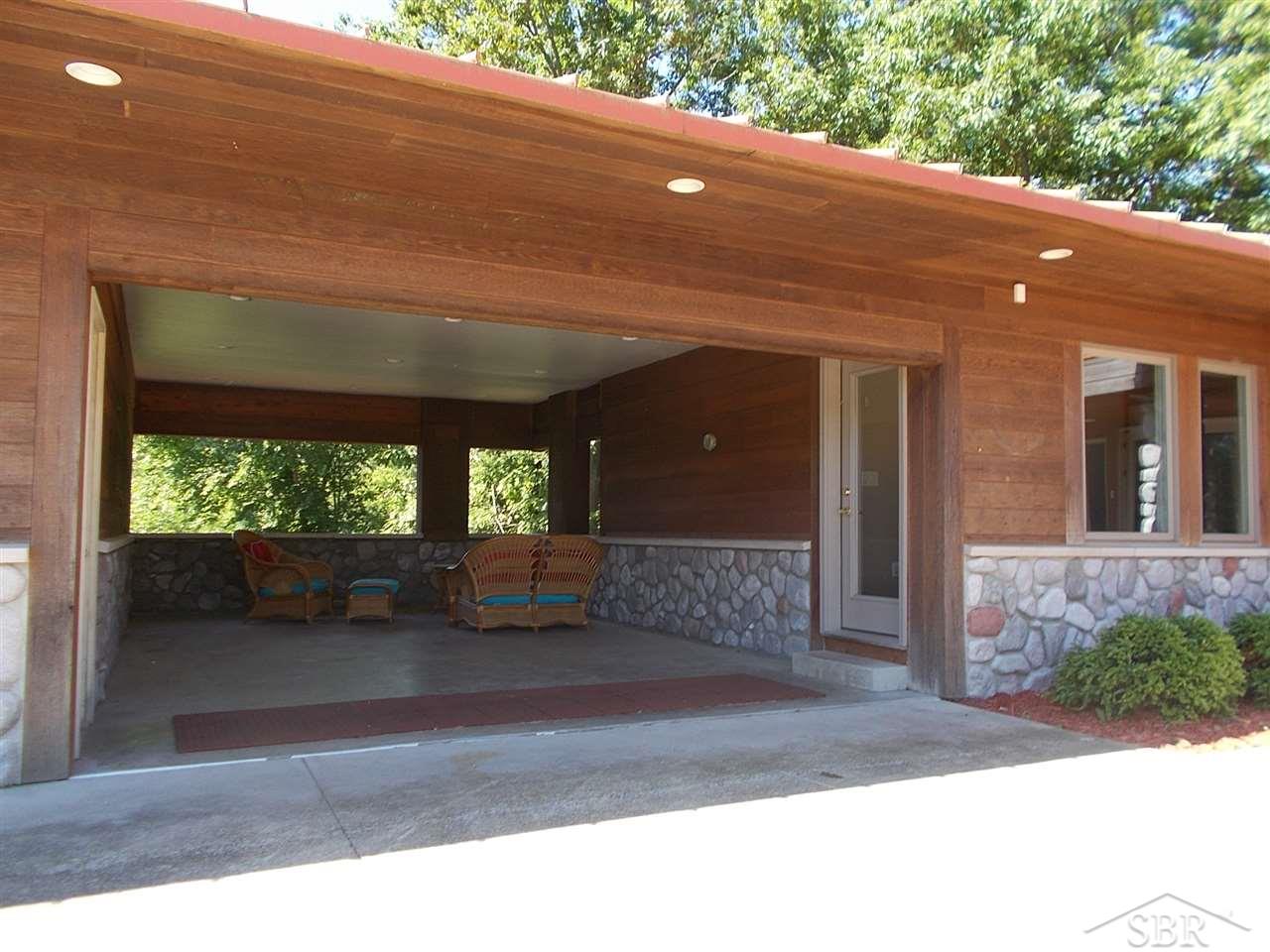 4675 Curve Road Freeland, MI 48623 - Photo 5 of 19