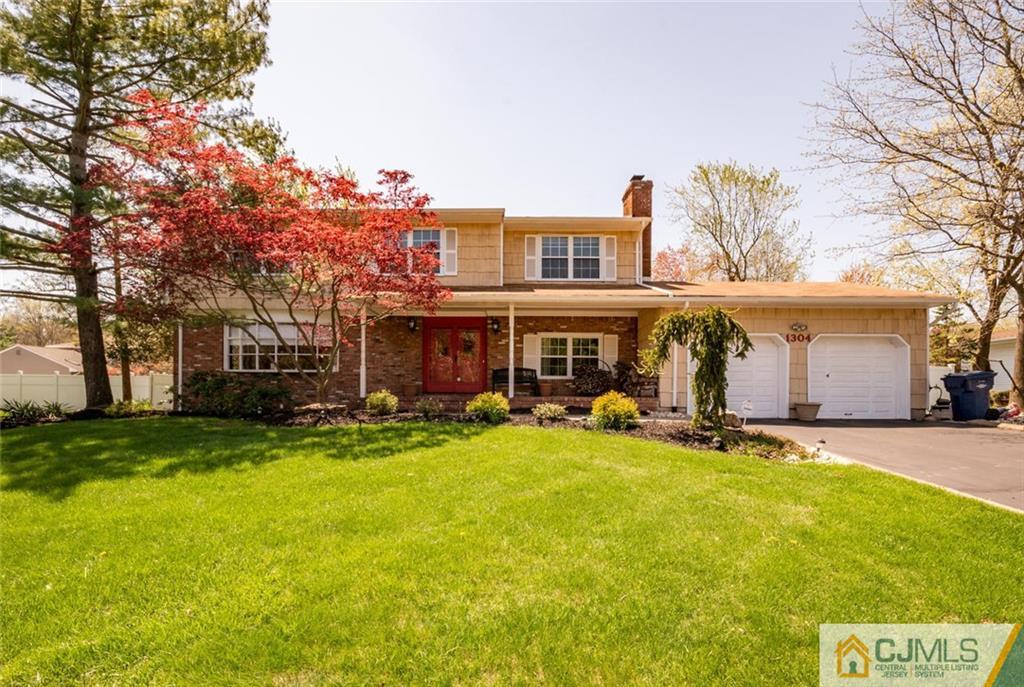 1304 Aaron Road North Brunswick, NJ 08902 - Photo 2 of 25 Gallery Image 2