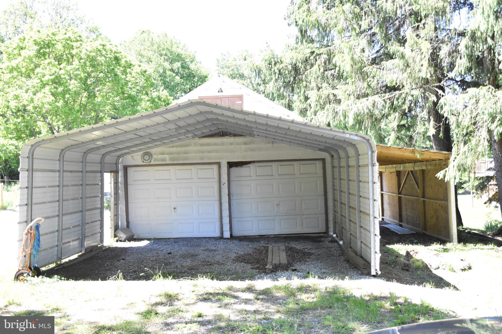 1362 New Road Orrtanna, PA 17353 - Photo 5 of 28 a backyard of a house