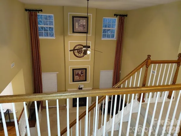 a view of livingroom with furniture