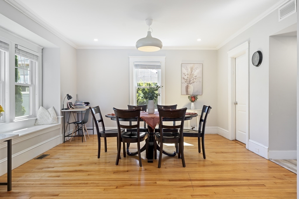 22 Frank Street Worcester, MA 01604 - Photo 8 of 37