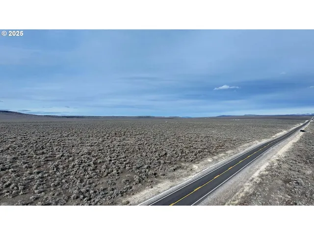 a black and white photo of a room