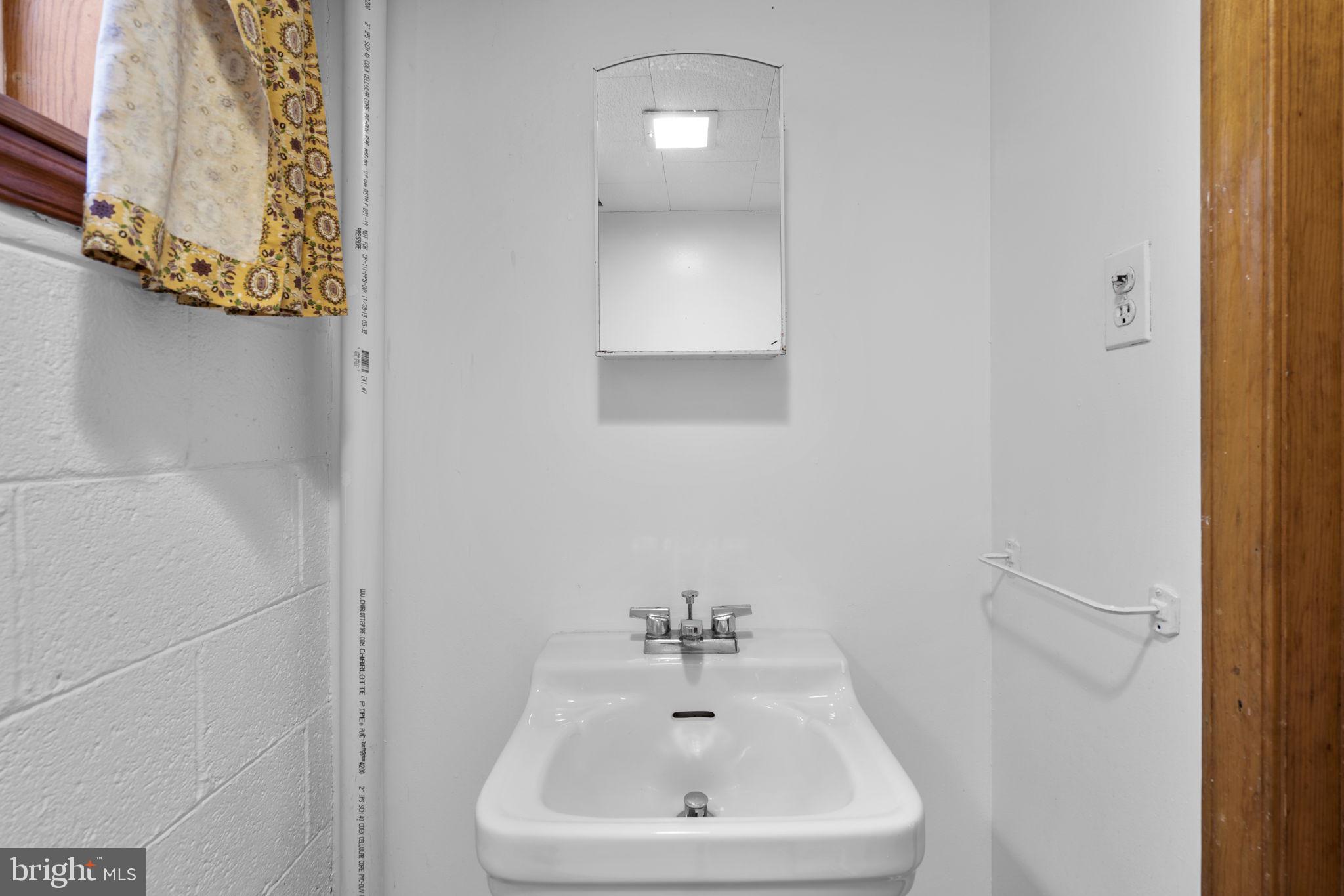 5617 Knollwood Road Bethesda, MD 20816 - Photo 25 of 33