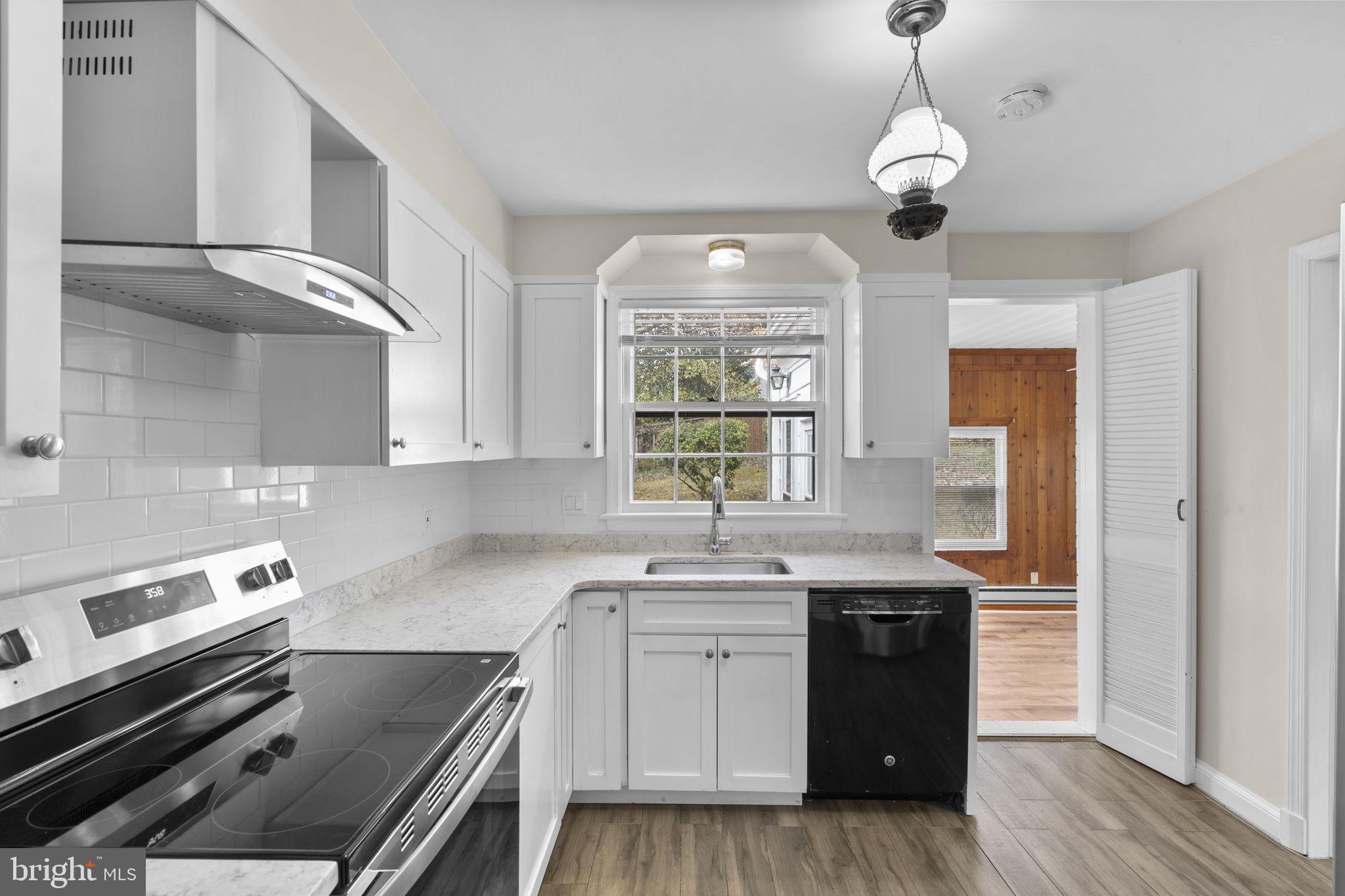 5617 Knollwood Road Bethesda, MD 20816 - Photo 6 of 33