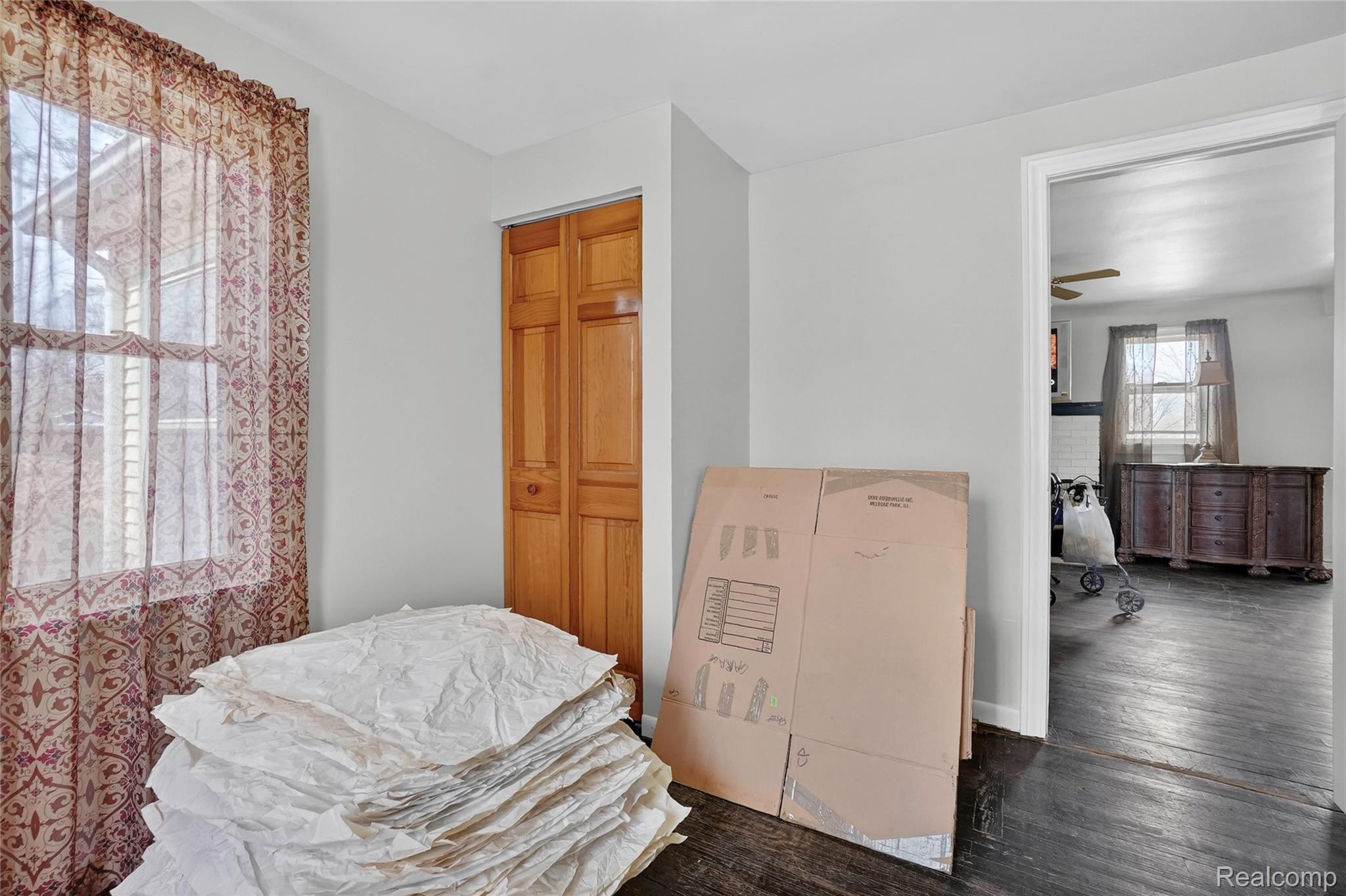 13343 Fenton Road Fenton, MI 48430 - Photo 16 of 45 11-13343-Fenton-Rd-Fenton-MI-48430-WindowStill.jpg