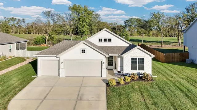 $410,000 | 1700 Mulberry Street, Pleasant Hill, MO 64080