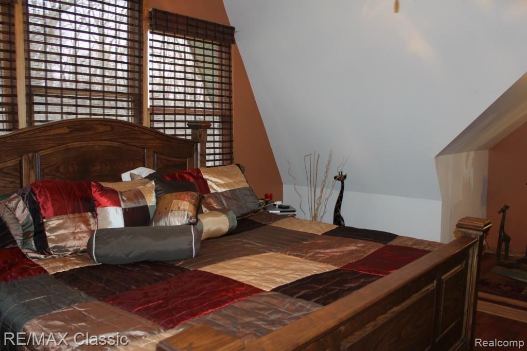 26760 Johns Road Wixom, MI 48393 - Photo 27 of 32 MASTER BEDROOM