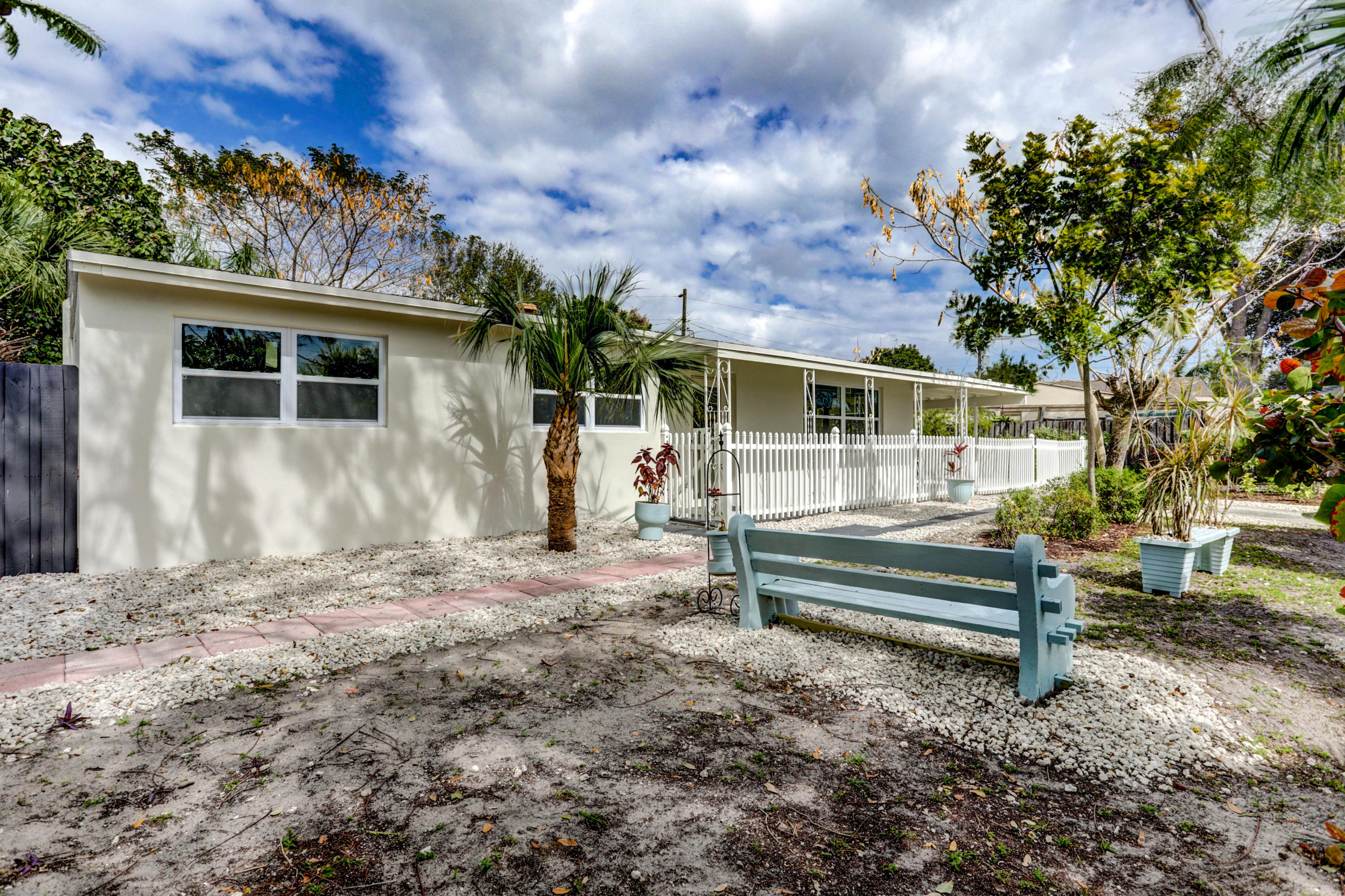 4133 Rochester Street Palm Beach Gardens, FL 33410 - Photo 16 of 62 07_img_1746_47_48_49_50