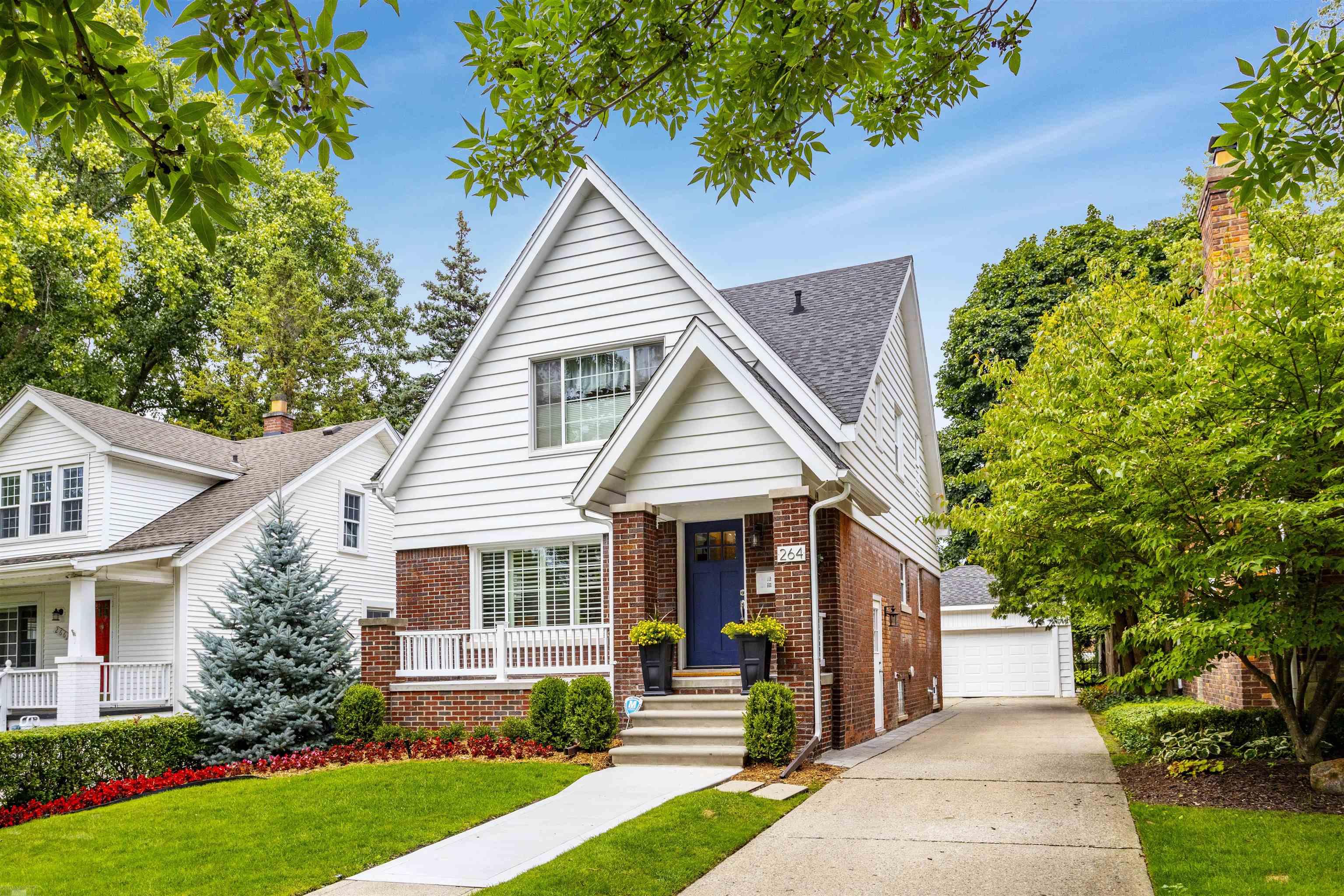 264 Ridgemont Road Grosse Pointe, MI 48236 - Photo 3 of 38 50118055-2.JPG