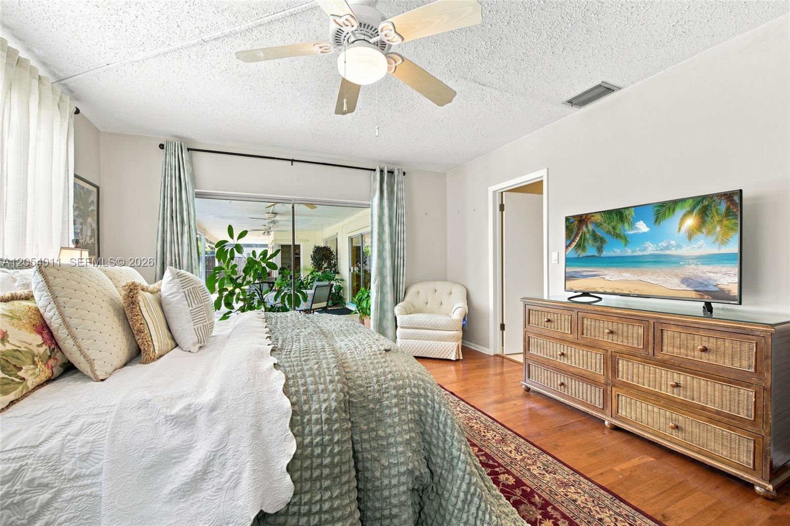 5580 Southwest 7th Street Plantation, FL 33317 - Photo 12 of 37