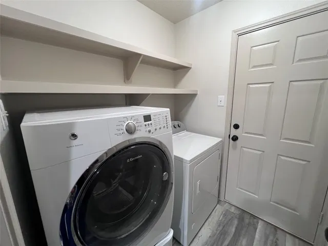 $2,100 | 1782 Burning Stone Drive, Boling, TX 77420