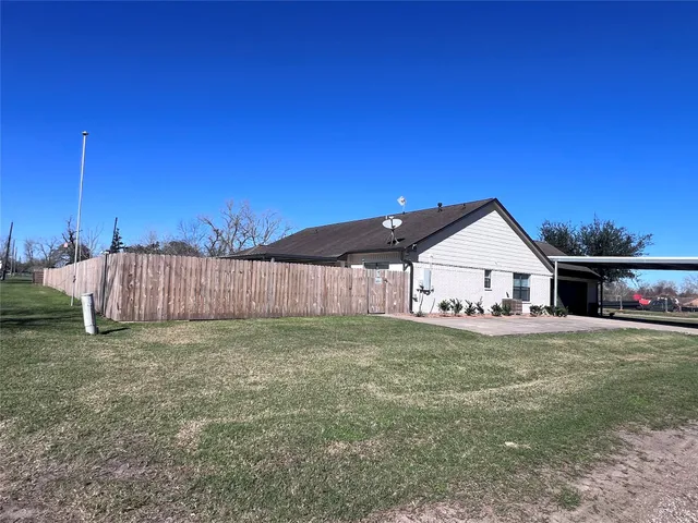 $2,100 | 1782 Burning Stone Drive, Boling, TX 77420