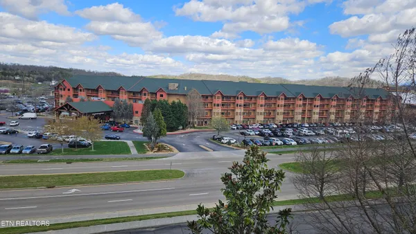 $429,000 | 1424 Old Knoxville Highway, Unit 13079/8, Sevierville, TN 37876
