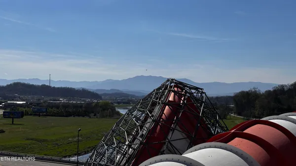 $429,000 | 1424 Old Knoxville Highway, Unit 13079/8, Sevierville, TN 37876