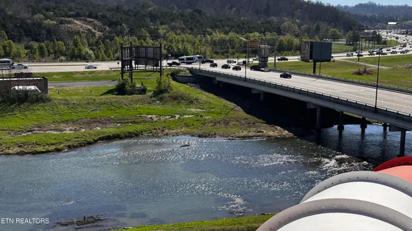 $429,000 | 1424 Old Knoxville Highway, Unit 13079/8, Sevierville, TN 37876