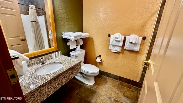 $429,000 | 1424 Old Knoxville Highway, Unit 13079/8, Sevierville, TN 37876