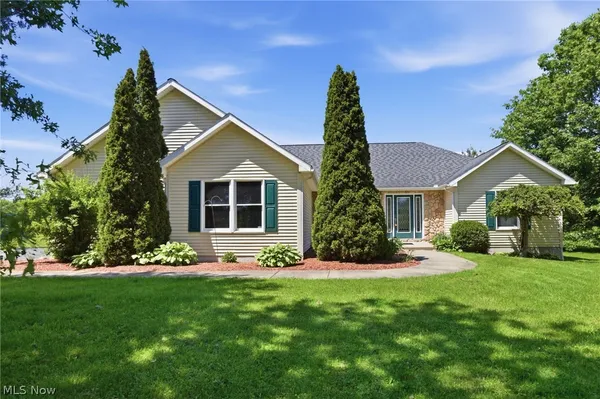 $300,000 | 1000 Richards Way, West Farmington, OH 44491