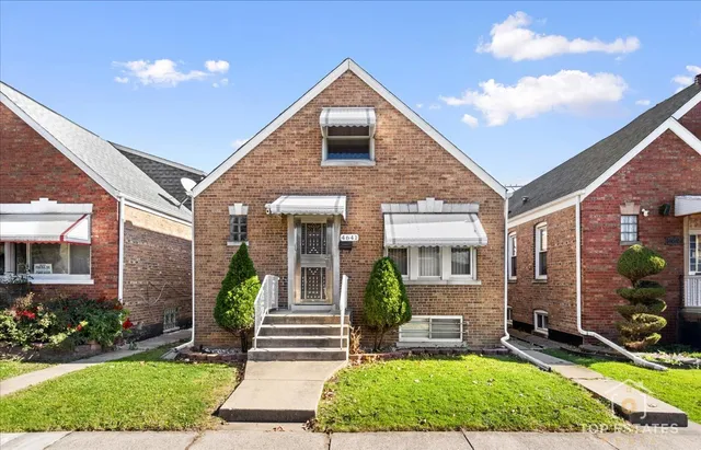 $399,000 | 4641 South Trumbull Avenue, Chicago, IL 60632