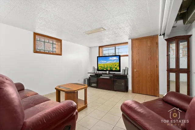 $399,000 | 4641 South Trumbull Avenue, Chicago, IL 60632