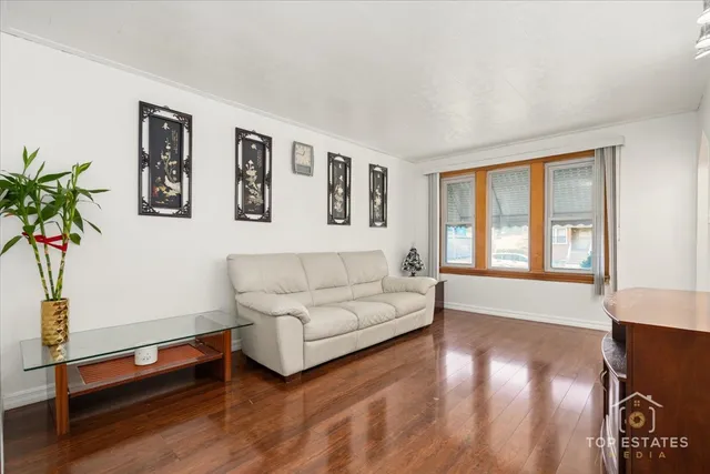 $399,000 | 4641 South Trumbull Avenue, Chicago, IL 60632