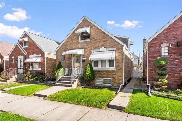 $399,000 | 4641 South Trumbull Avenue, Chicago, IL 60632