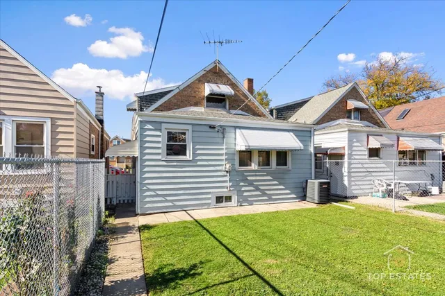 $399,000 | 4641 South Trumbull Avenue, Chicago, IL 60632