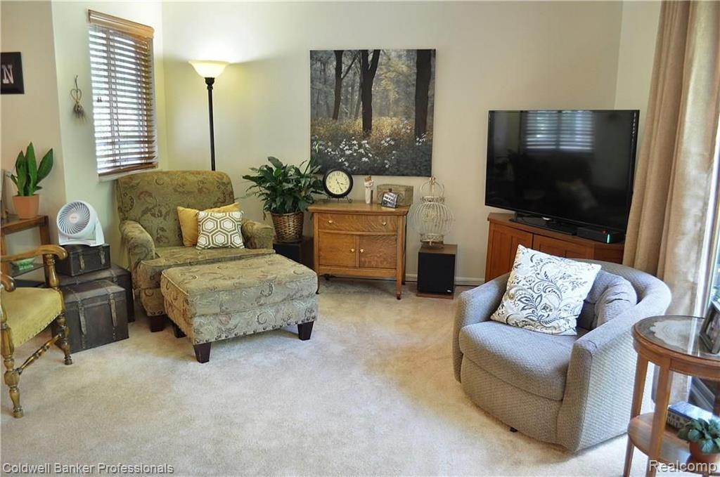 295 Red Oak Lane Rochester Hills, MI 48307 - Photo 21 of 39