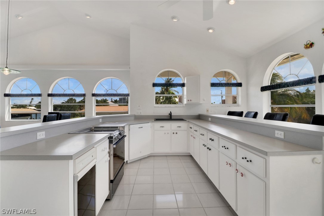 8415 Lagoon Road Fort Myers Beach, FL 33931 - Photo 8 of 33 Gallery Image 8