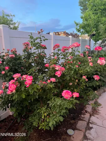 $565,000 | 1371 White Bluffs Circle, Fernley, NV 89408