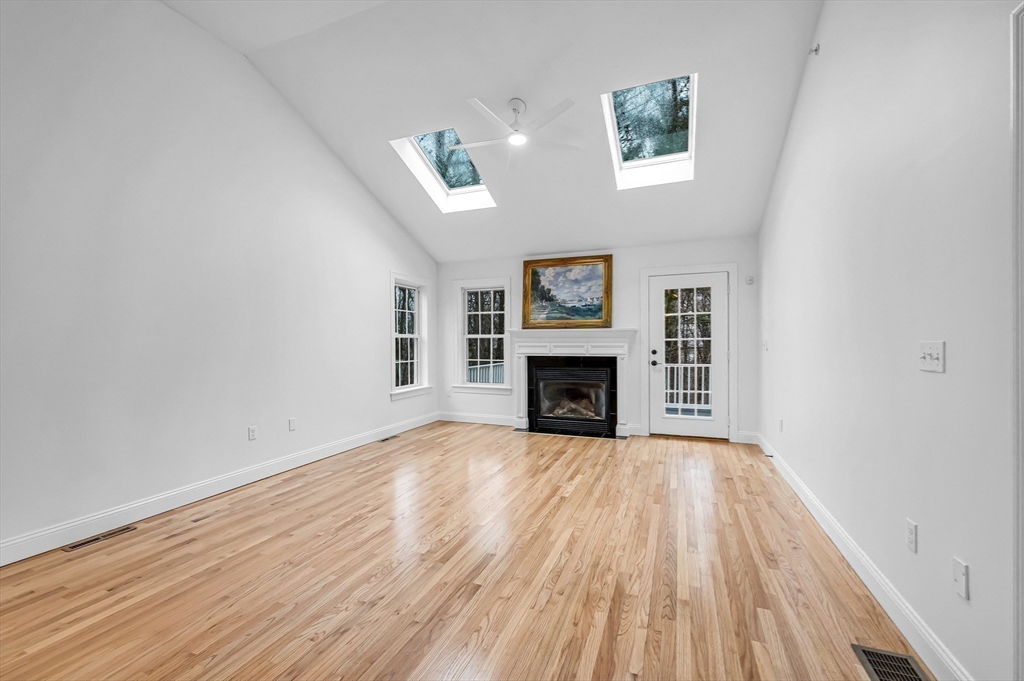 48 Beech Hill Road, Unit 48 West Springfield, MA 01089 - Photo 12 of 37