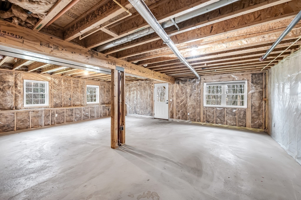 48 Beech Hill Road, Unit 48 West Springfield, MA 01089 - Photo 33 of 37