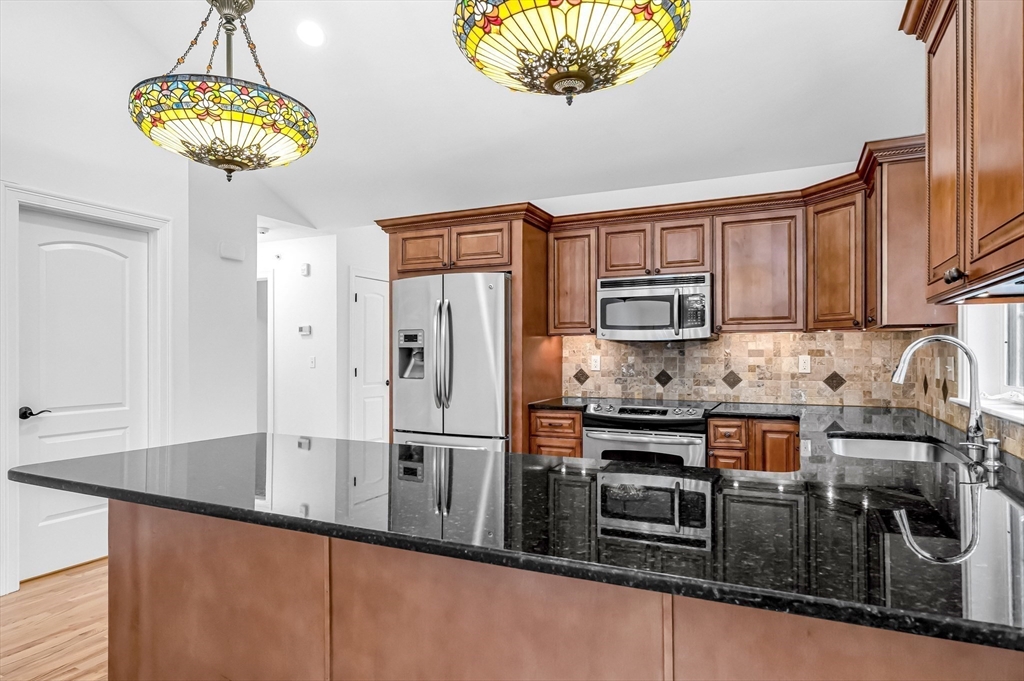 48 Beech Hill Road, Unit 48 West Springfield, MA 01089 - Photo 9 of 37