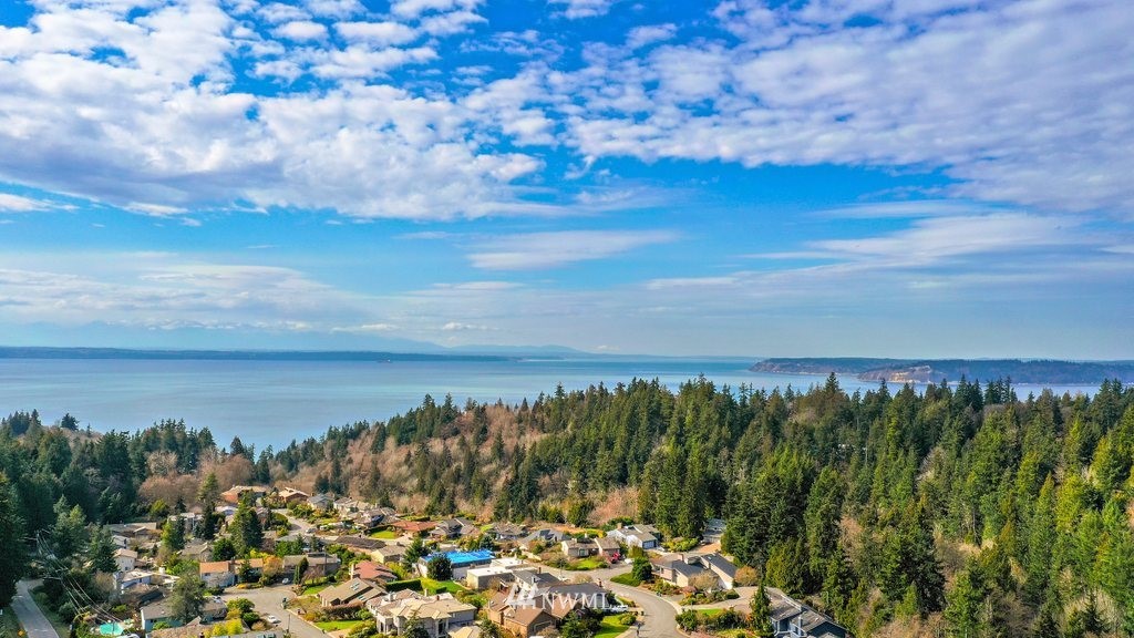 6026 Norma Beach Road Edmonds, WA 98026 - Photo 3 of 32 Gallery Image 3