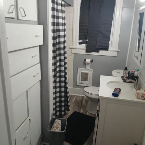 $225,000 | 180 Emery Avenue, Benton Harbor, MI 49022