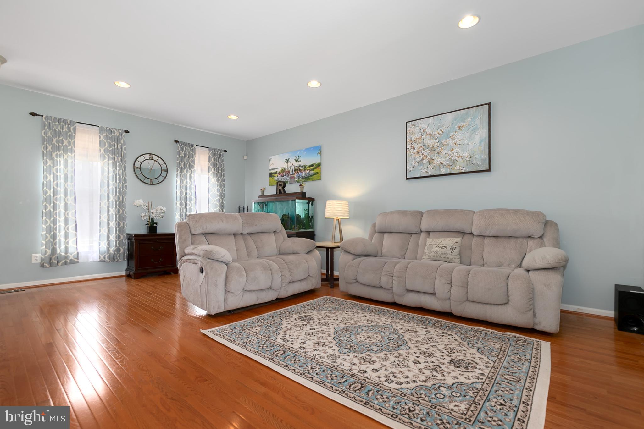 9061 Ribbon Falls Loop Bristow, VA 20136 - Photo 4 of 36 Gallery Image 4