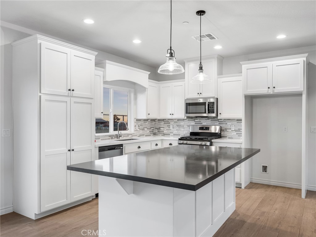 2994 Manzano Road Pinon Hills, CA 92371 - Photo 13 of 45