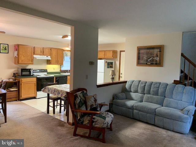 95 Pine Grove Road Nottingham, PA 19362 - Photo 3 of 14