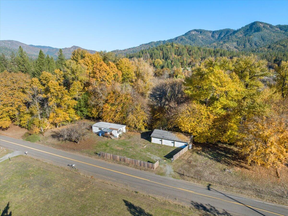 1728 Pine Grove Road Rogue River, OR 97537 - Photo 4 of 23