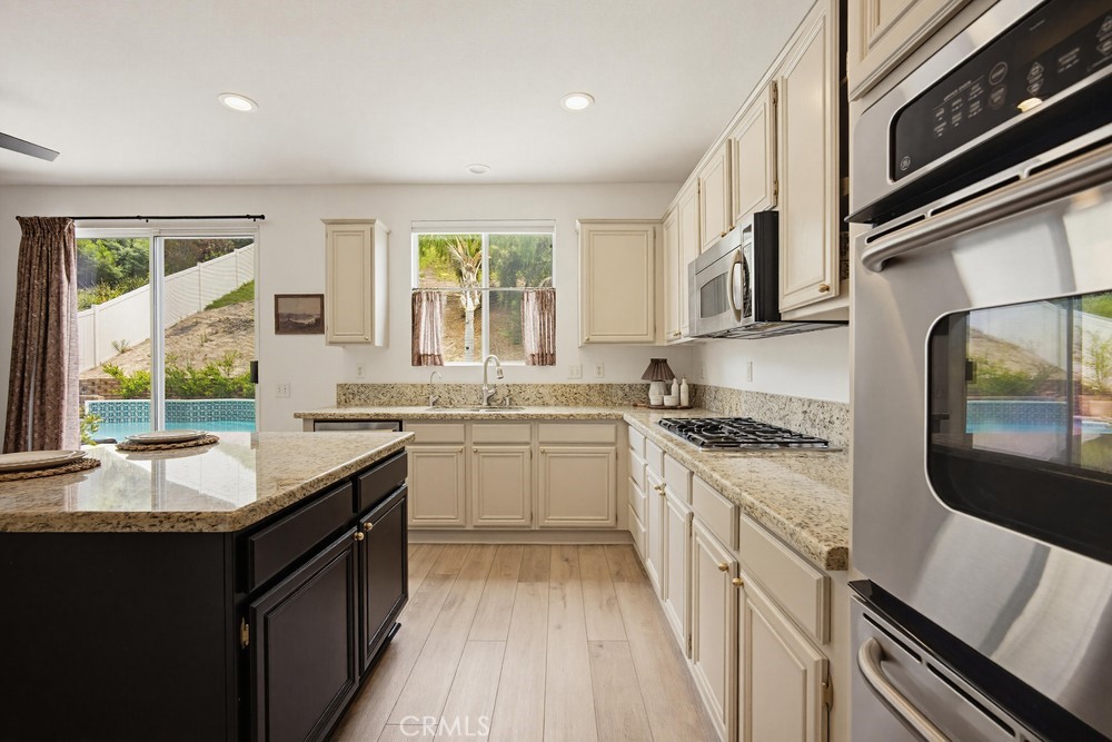 34027 Abbey Road Temecula, CA 92592 - Photo 18 of 68