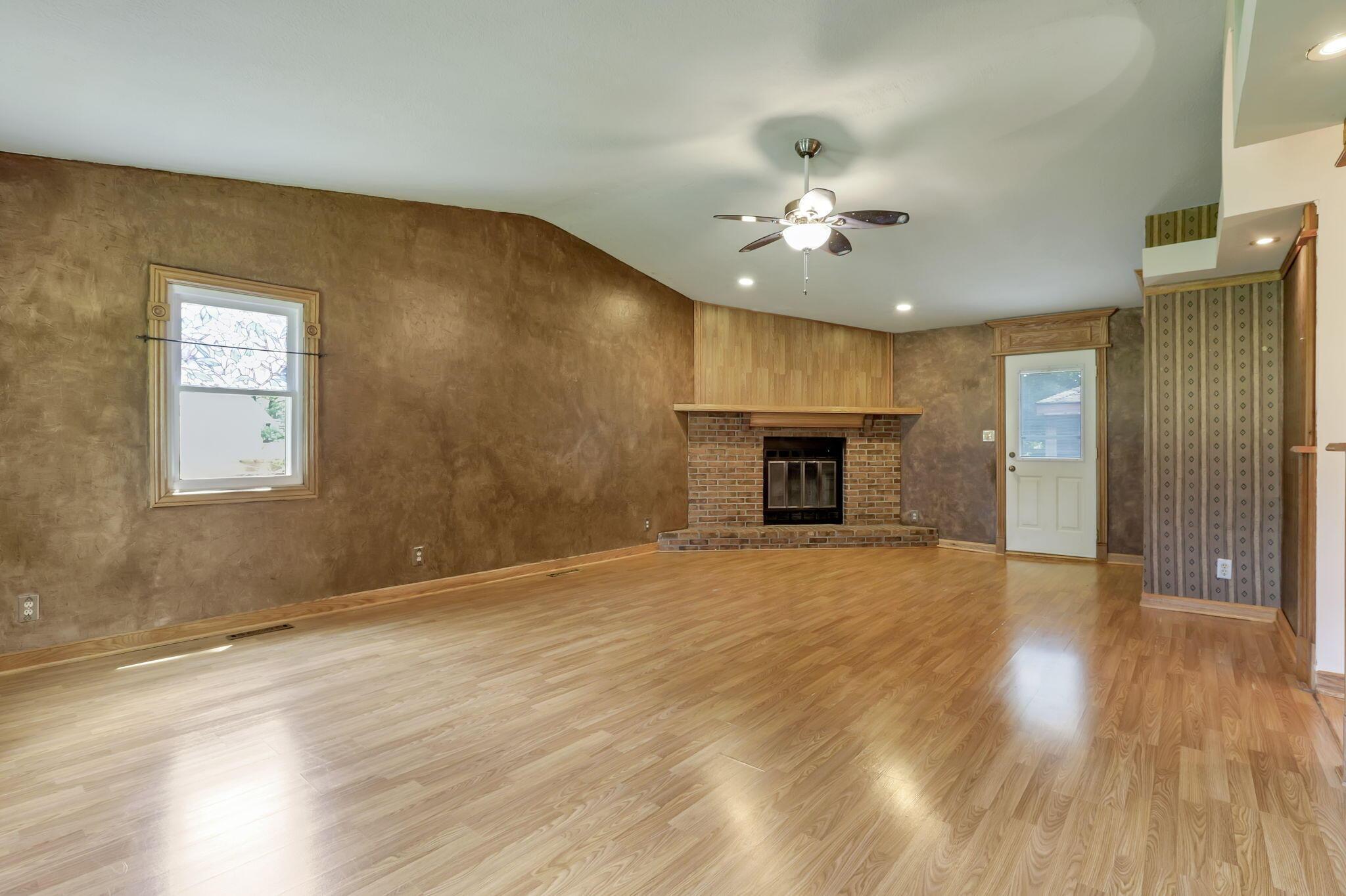 4655 Hayes Road Groveport, OH 43125 - Photo 16 of 85 Beautiful hardwood flooring and custom trim.