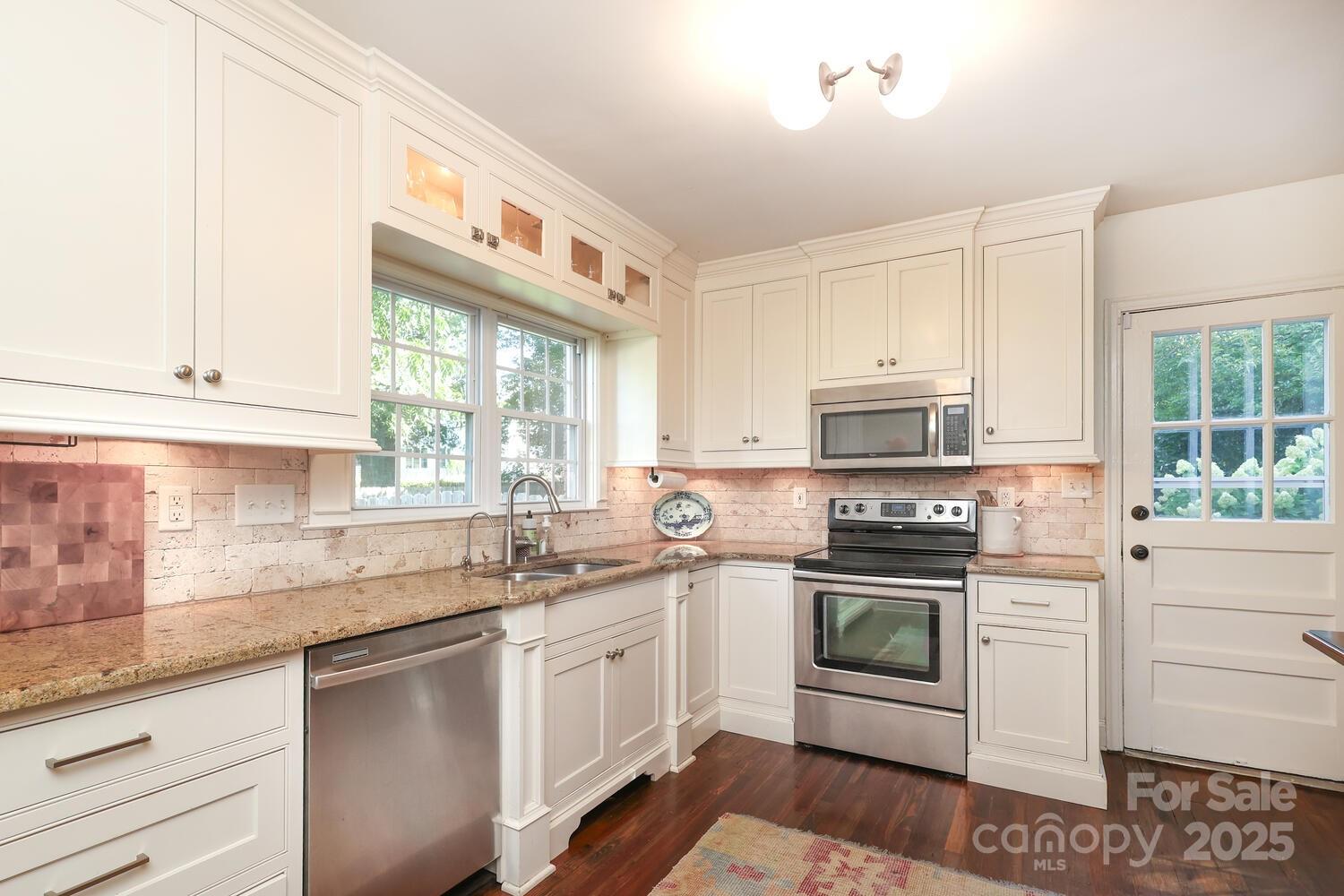 629 Greystone Road Charlotte, NC 28209 - Photo 9 of 34 Gallery Image 9
