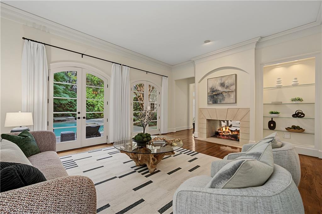 82 Blackland Road Northwest Atlanta, GA 30342 - Photo 7 of 42 Gallery Image 7