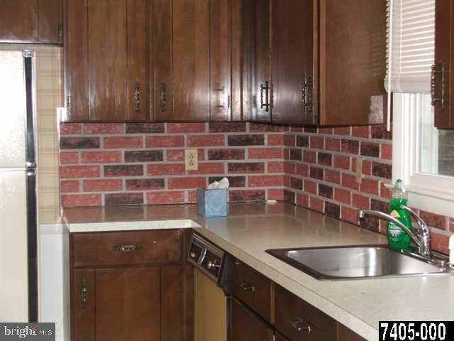 295 Edgewood Road York, PA 17402 - Photo 14 of 24 Gallery Image 14