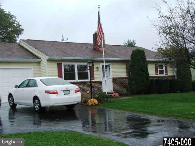 295 Edgewood Road York, PA 17402 - Photo 2 of 24 Gallery Image 2